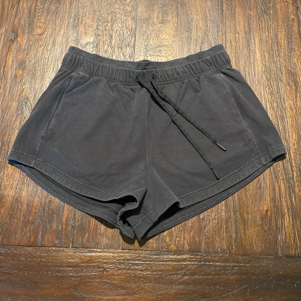 lululemon Inner Glow Shorts - BLK